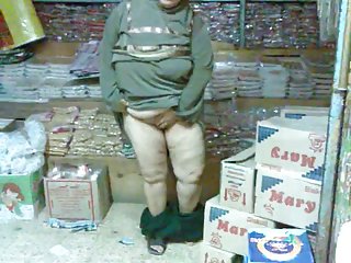 Ирис нежный пор Монрой удовлетворяет своего хозяина
