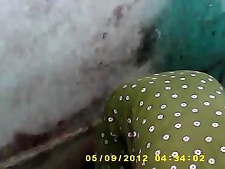 Стройная детка Наташа играет со своей киской nezhniy sex