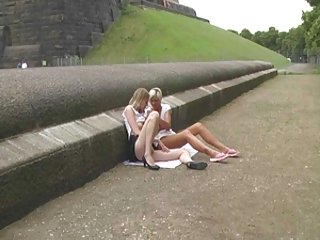 Спортивный парень трахает друга в голову нежный секс в hd
